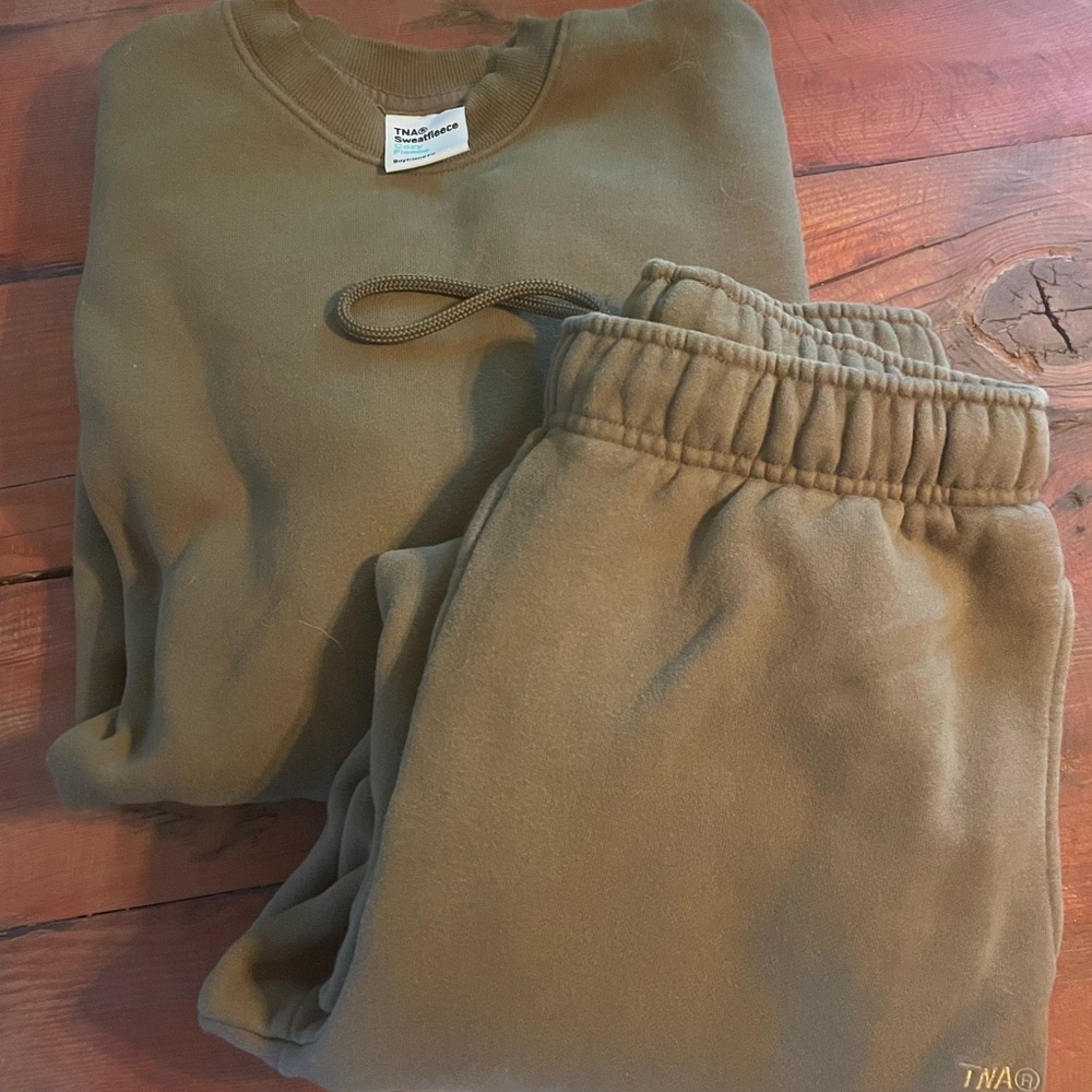 TNA Olive Green Sweatshirt and Joggers Set XS